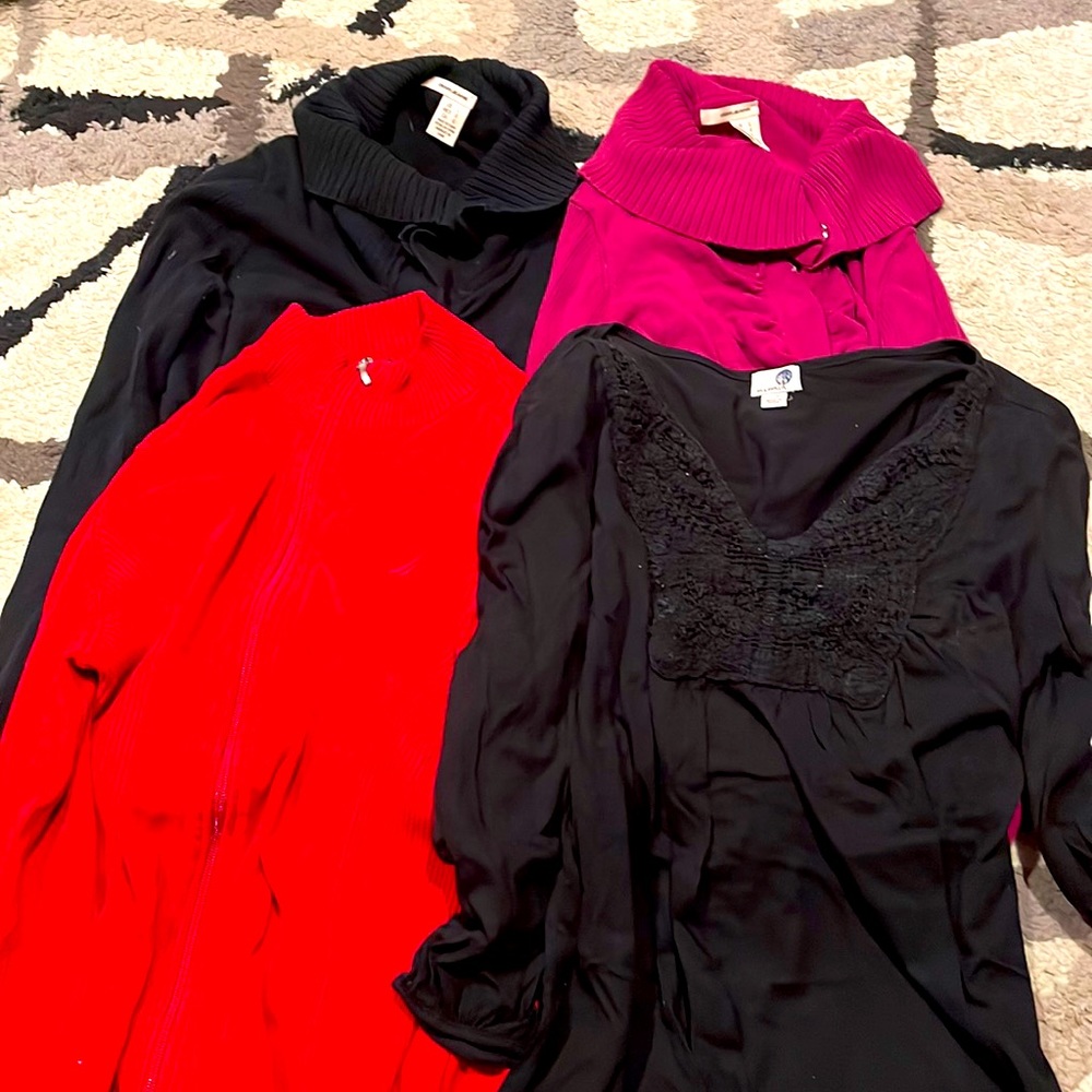 4 large women’s long sleeve tops